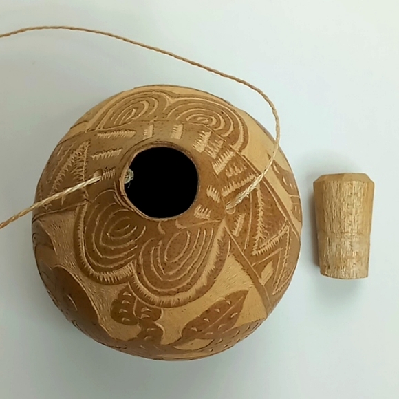 Hand Carved Gourd Drinking Vessel Bird/Leaf Design - Picture 6 of 10